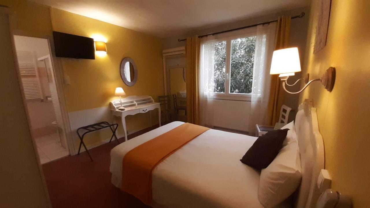 Hotel Du Tricastin Pierrelatte Εξωτερικό φωτογραφία