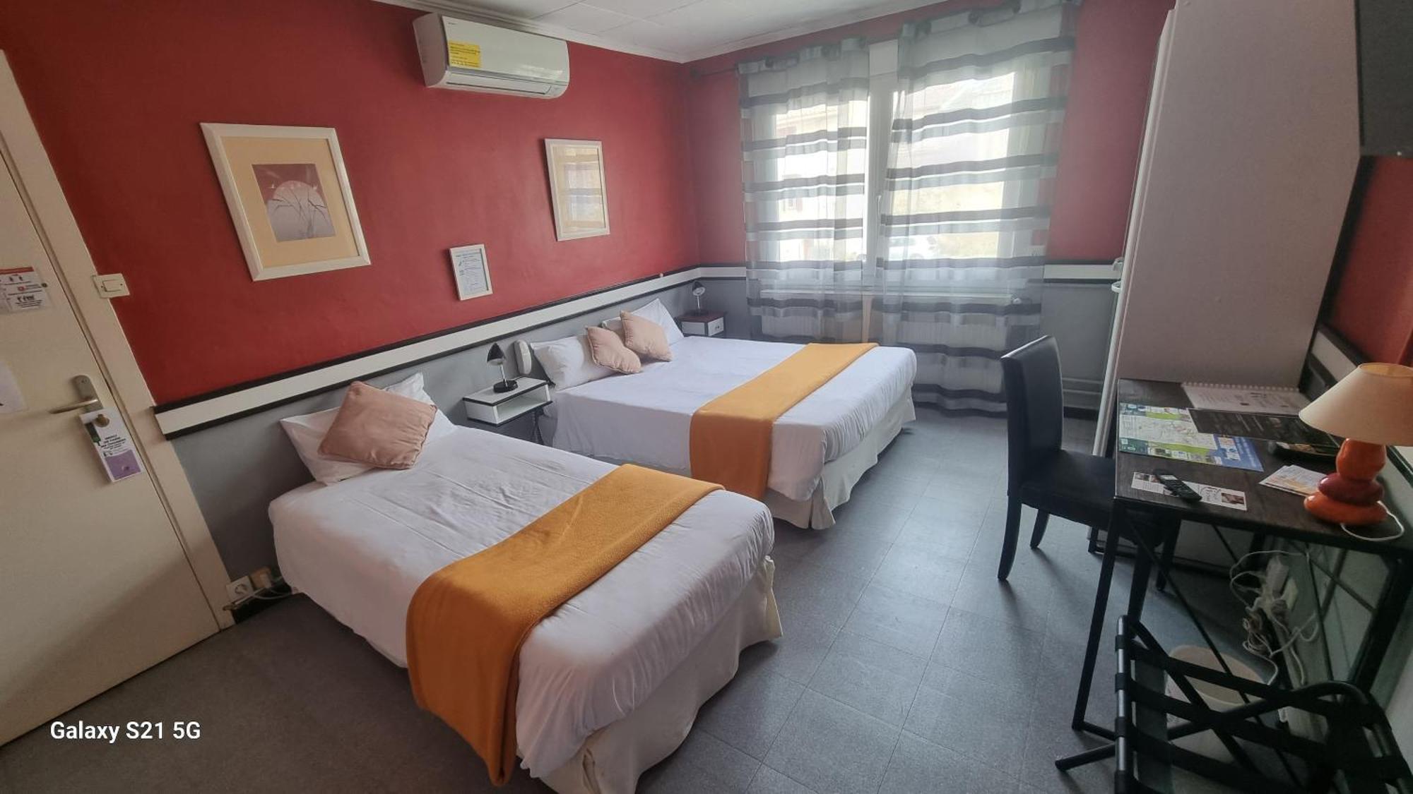 Hotel Du Tricastin Pierrelatte Εξωτερικό φωτογραφία