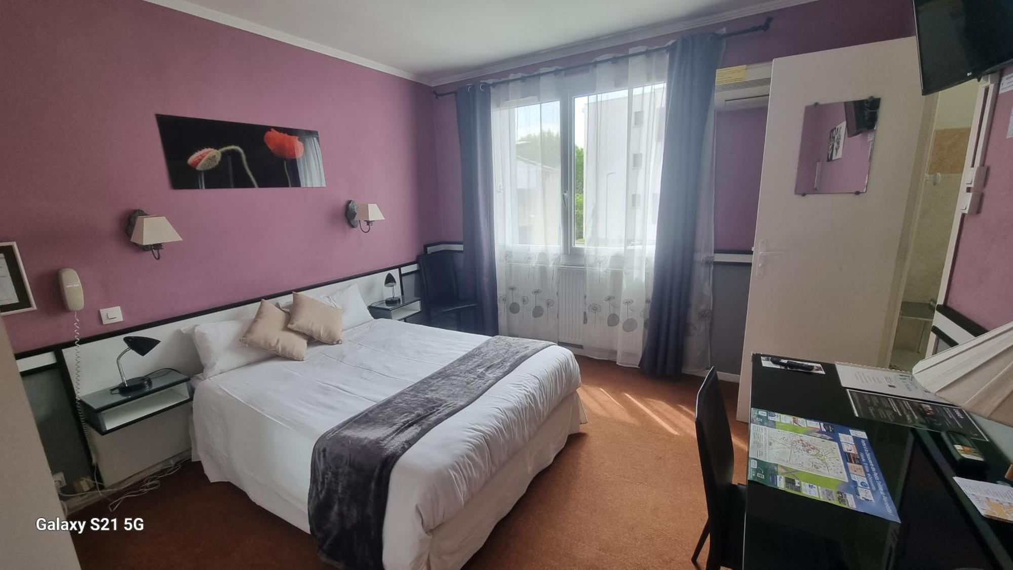 Hotel Du Tricastin Pierrelatte Εξωτερικό φωτογραφία