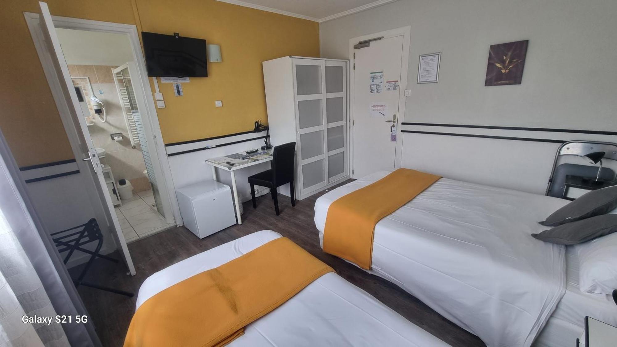 Hotel Du Tricastin Pierrelatte Εξωτερικό φωτογραφία