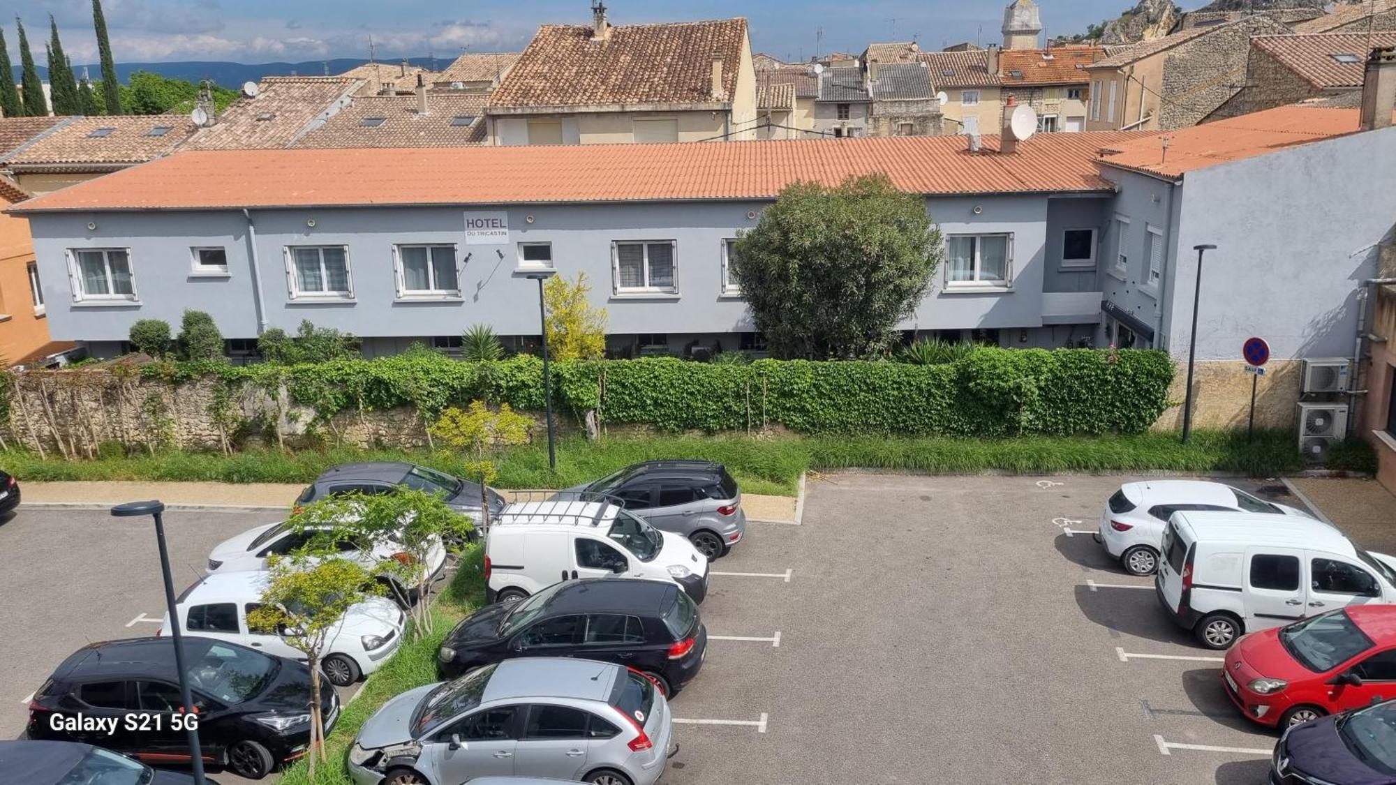 Hotel Du Tricastin Pierrelatte Εξωτερικό φωτογραφία